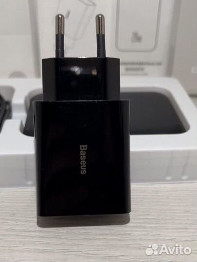 Беспроводной повербанк baseus