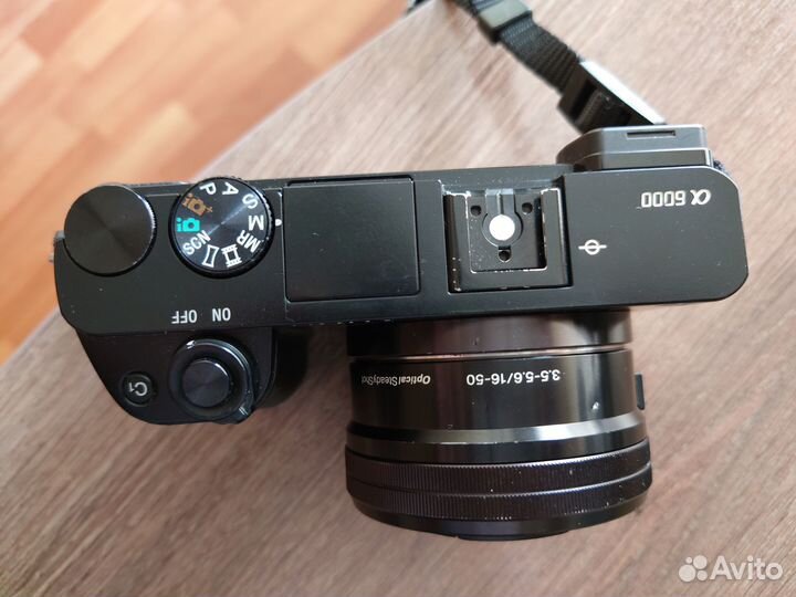 Sony alpha a6000 Kit + 50мм 1.8 + комплект