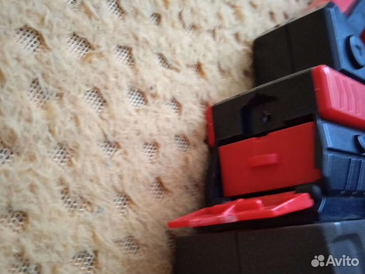 Пистолет и динозавр