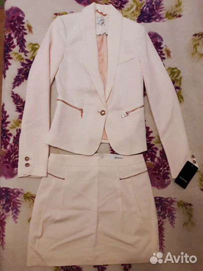 Красивый костюм