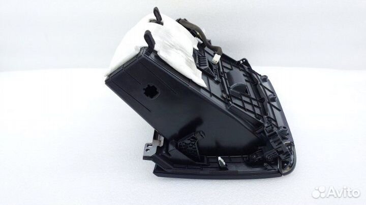 Б/У Б/У Бардачок Состояние отличное, оригинал