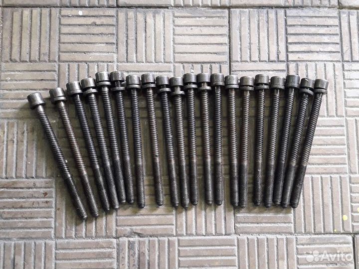 Болты головки блока Audi A8 D2 4.2 ABZ