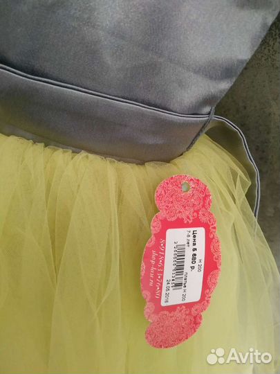 Платье праздничное