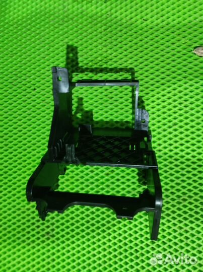 Кронштейн Volkswagen Golf Plus