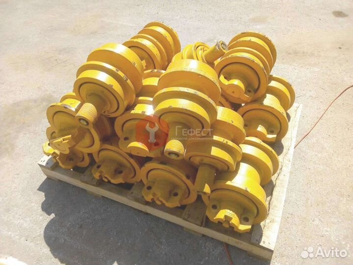 Каток поддерживающий Komatsu 20Y-30-08091