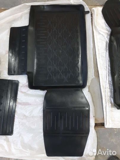 Автомобильные коврики резиновые