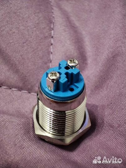 Кнопка 19мм антивандальная с фиксацией новая