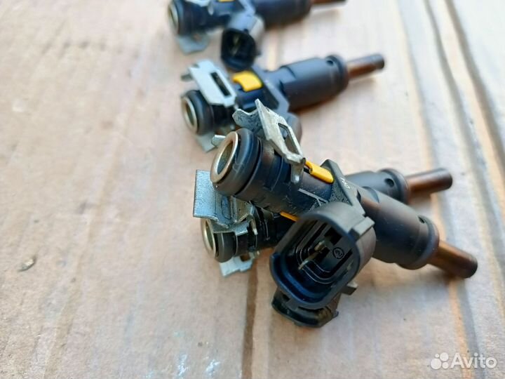 Форсунка топливная Peugeot 308 2011 EP6