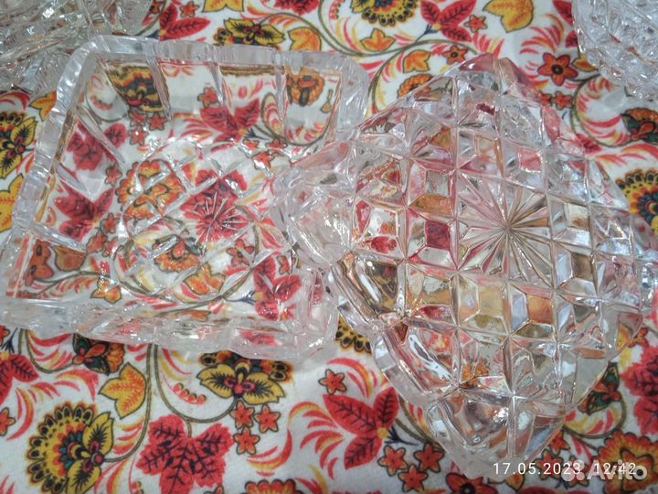 Хрусталь: вазы, розетки, шкатулка, стаканы