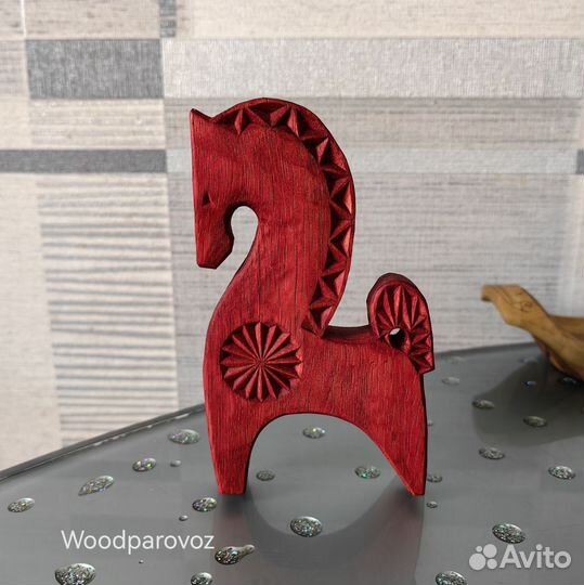 Деревянная лошадка фигурка, предмет декора