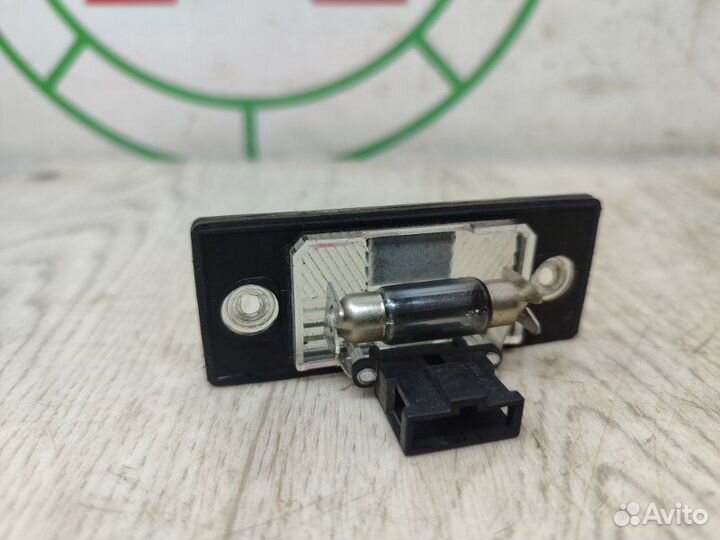 Подсветка номера задняя Volkswagen Tiguan 2.0 2010