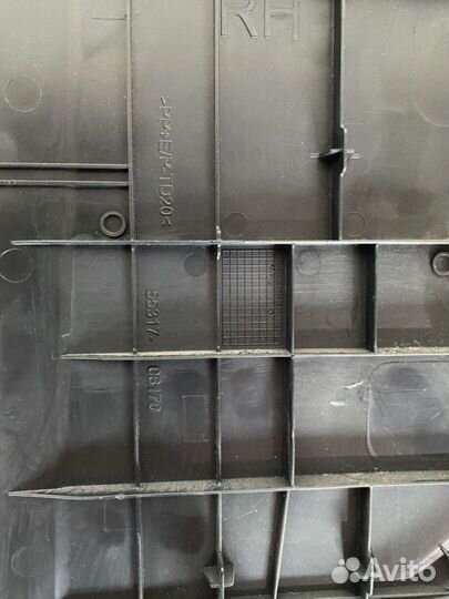 Накладка торпеды боковая правая Toyota Camry