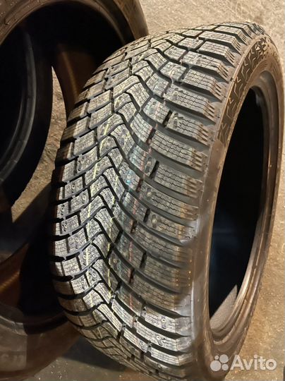 Continental IceContact 3 245/45 R19 102T