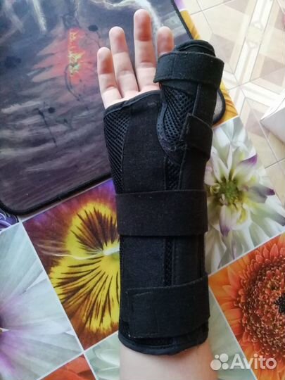 Бандаж на лучезапястный сустав с фиксацией большог