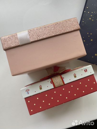 Подарочная коробка