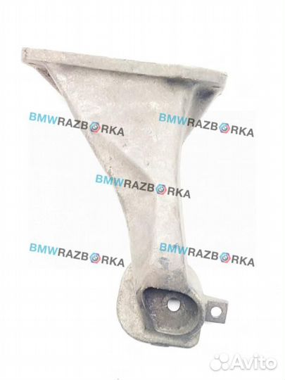 Кронштейн двигателя правый BMW X5 E53 2000