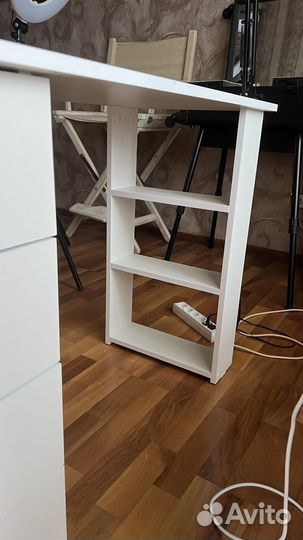 Маникюрный стол бу