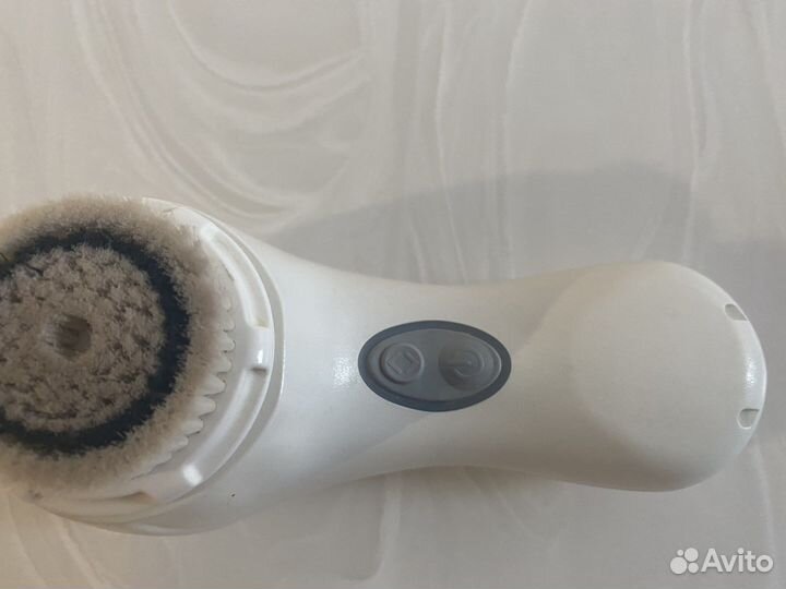 Щетка для умывания лица Clarisonic mia 2