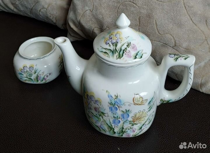 Заварочный чайник, сырная доска