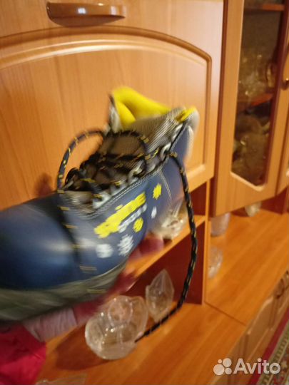 Лыжные ботинки