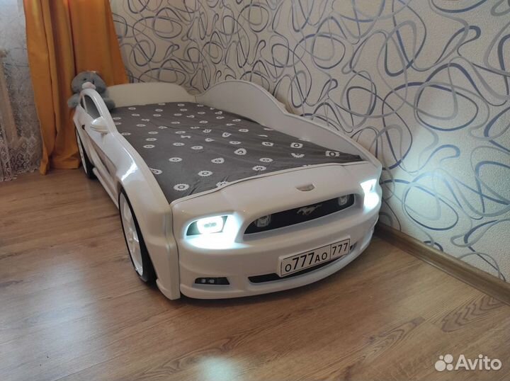 Детская кровать машина с матрасом