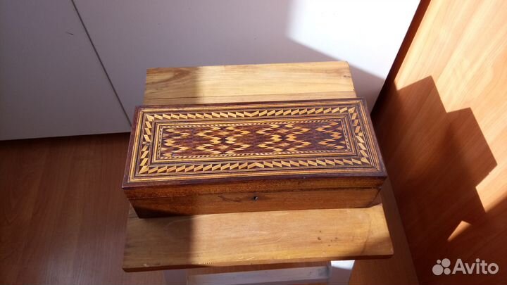 Шкатулка старинная