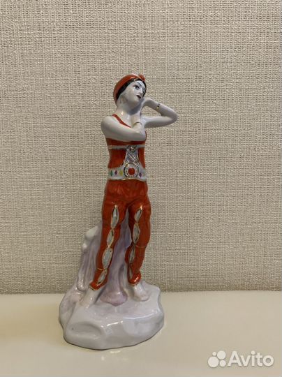 Фарфоровая статуэтка Баядерка