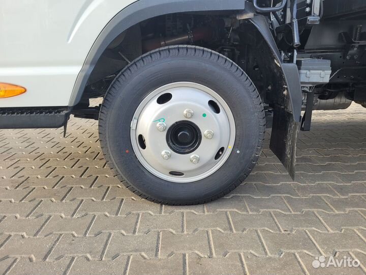 Тентованный грузовик КАМАЗ Компас 5, 2024