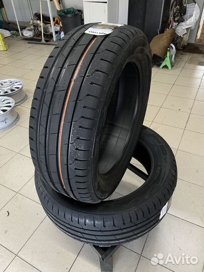 Ikon Tyres Autograph Ultra 2 235/40 R19