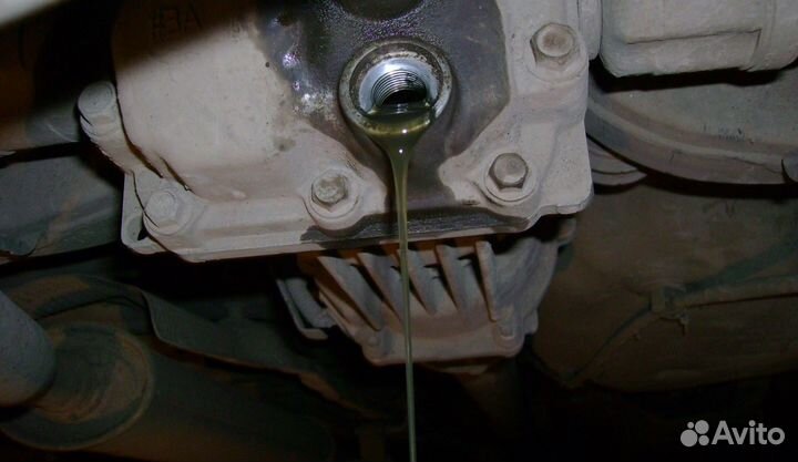 Замена масла в заднем редукторе Audi A6 V 2018-23