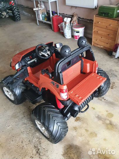 Продам детский электромобиль
