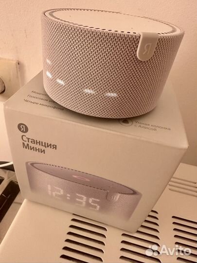Яндекс станция алиса мини с часами