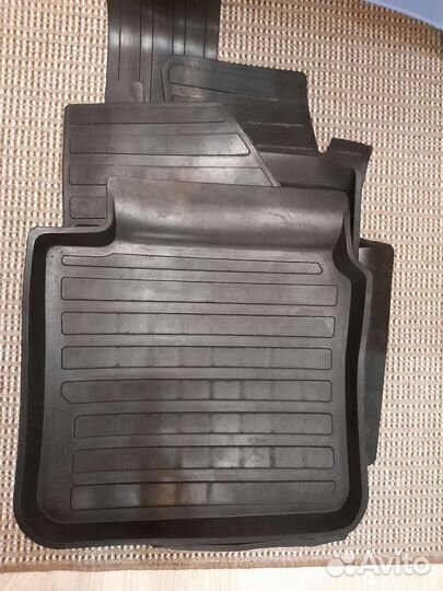 Автомобильные коврики резиновые