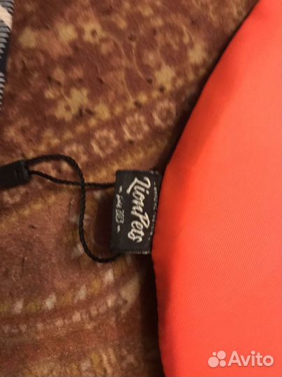 Жилет для средних собак с дорожной бутылкой