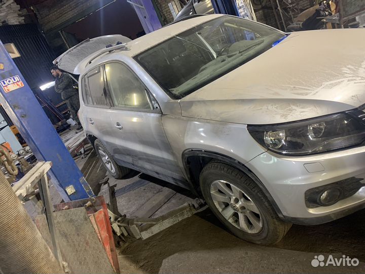 Volkswagen Tiguan 2.0 AT, 2012, 135 000 км