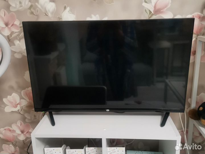 Телевизор SMART tv 32 дюйма бу