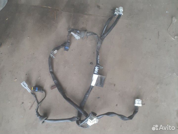 Проводка крышки багажника Nissan Pathfinder