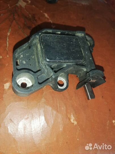 Регулятор напряжения генератора Лада Ларгус