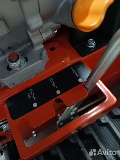 Снегоуборочная гусеничная машина Honda 18 h.p