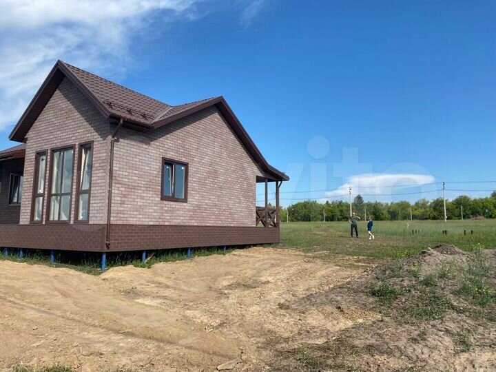 Дом 100,6 м² на участке 6 сот.