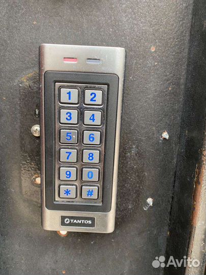 Установка видеонаблюдения, домофонов, замков