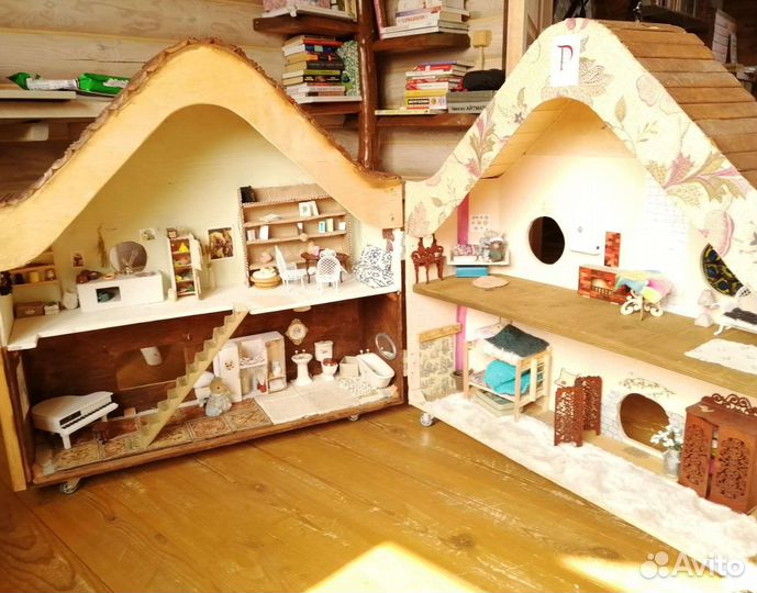 Кукольный домик с мебелью