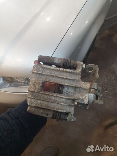 Суппорт audi a4 b6