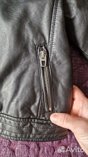 Куртка Zara на мальчика 116 экокожа