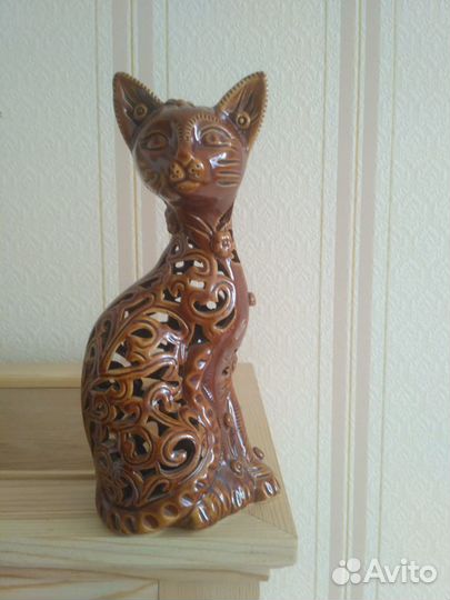 Статуэтка кошка