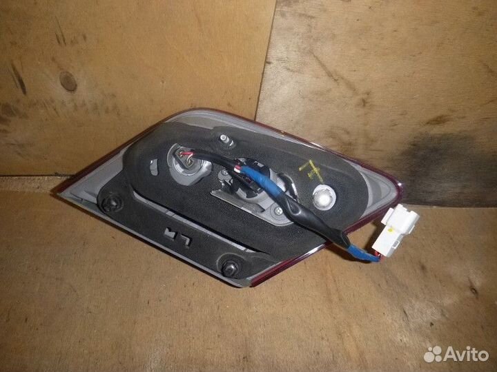 Фонарь задний внутренний правый toyota camry V40 2