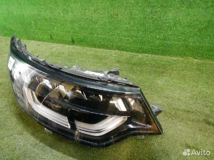 Фара правая Land Rover Discovery V