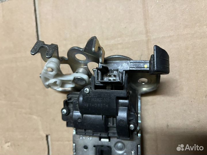 5E0827505 замок багажника Skoda Octavia A7 Rapid