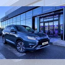 Mitsubishi Outlander 2.0 CVT, 2019, 141 060 км, с пробегом, цена 2 030 000 руб.