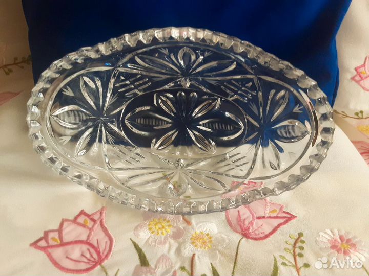 Хрусталь и молочники